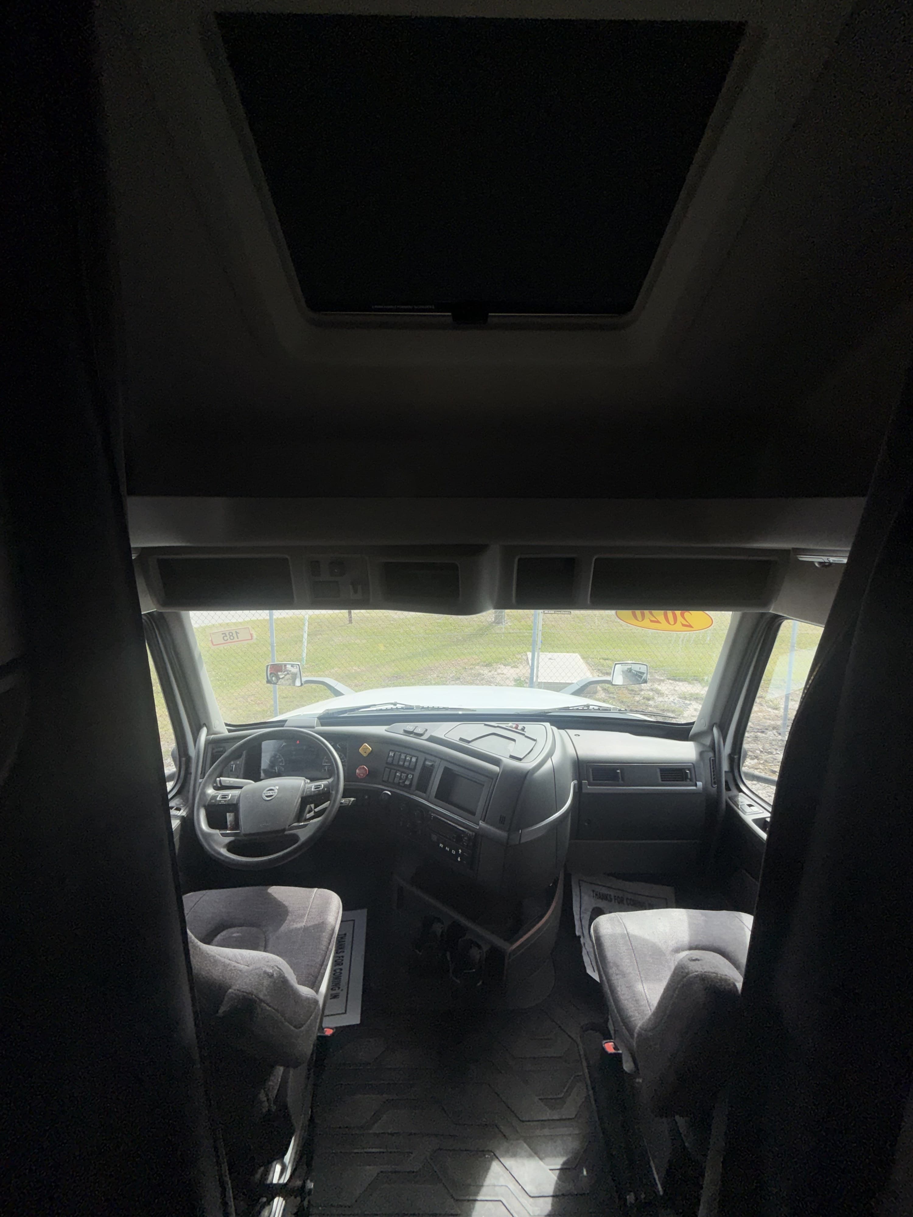 2020 Volvo VNL 760 — photo 11