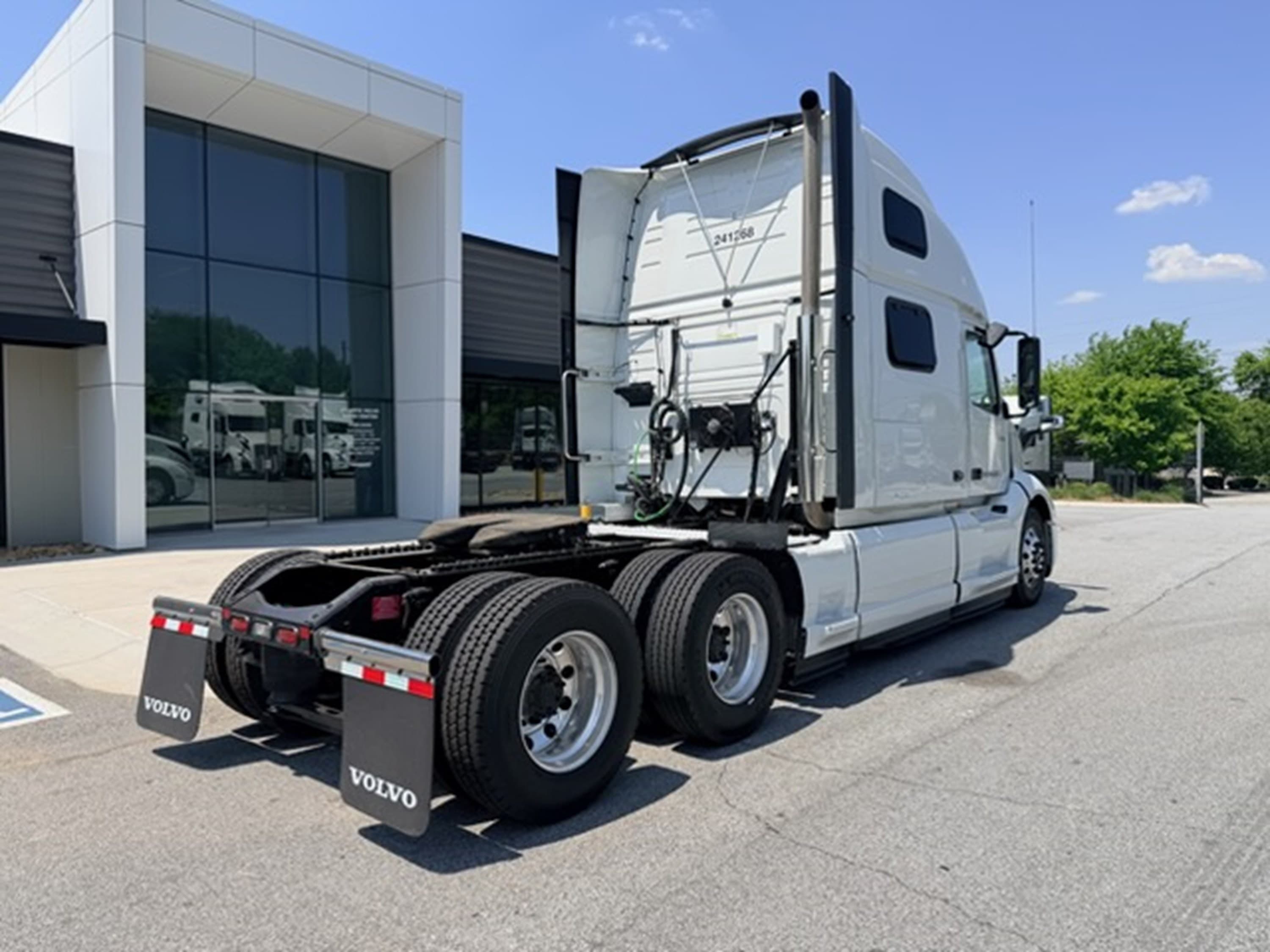 2024 Volvo VNL 860 — photo 4