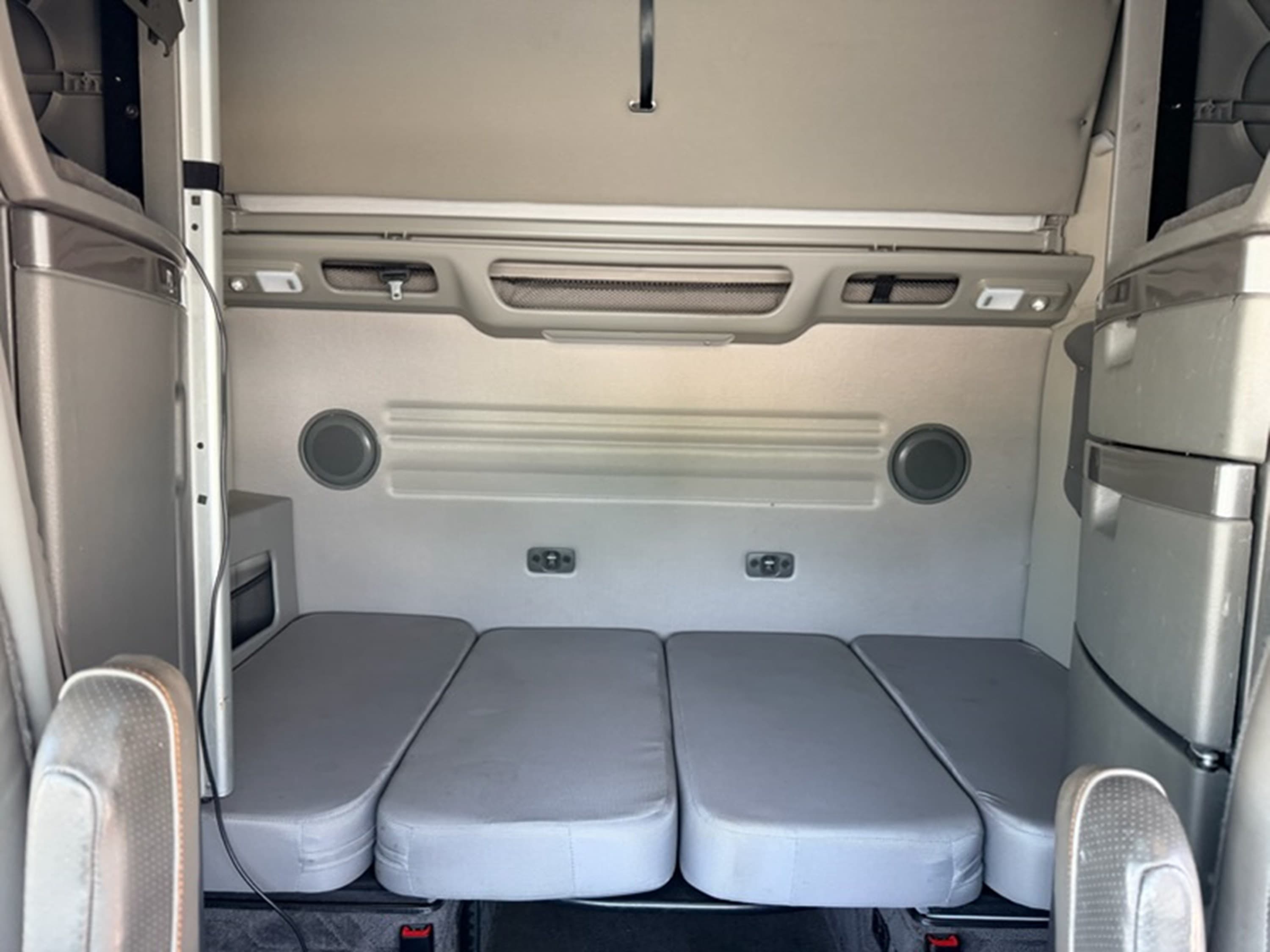 2024 Volvo VNL 860 — photo 10