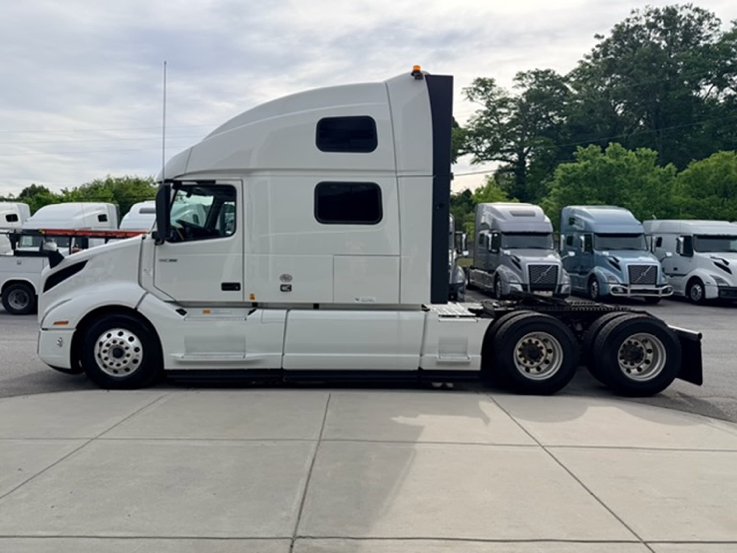 2024 Volvo VNL 860 — photo 7