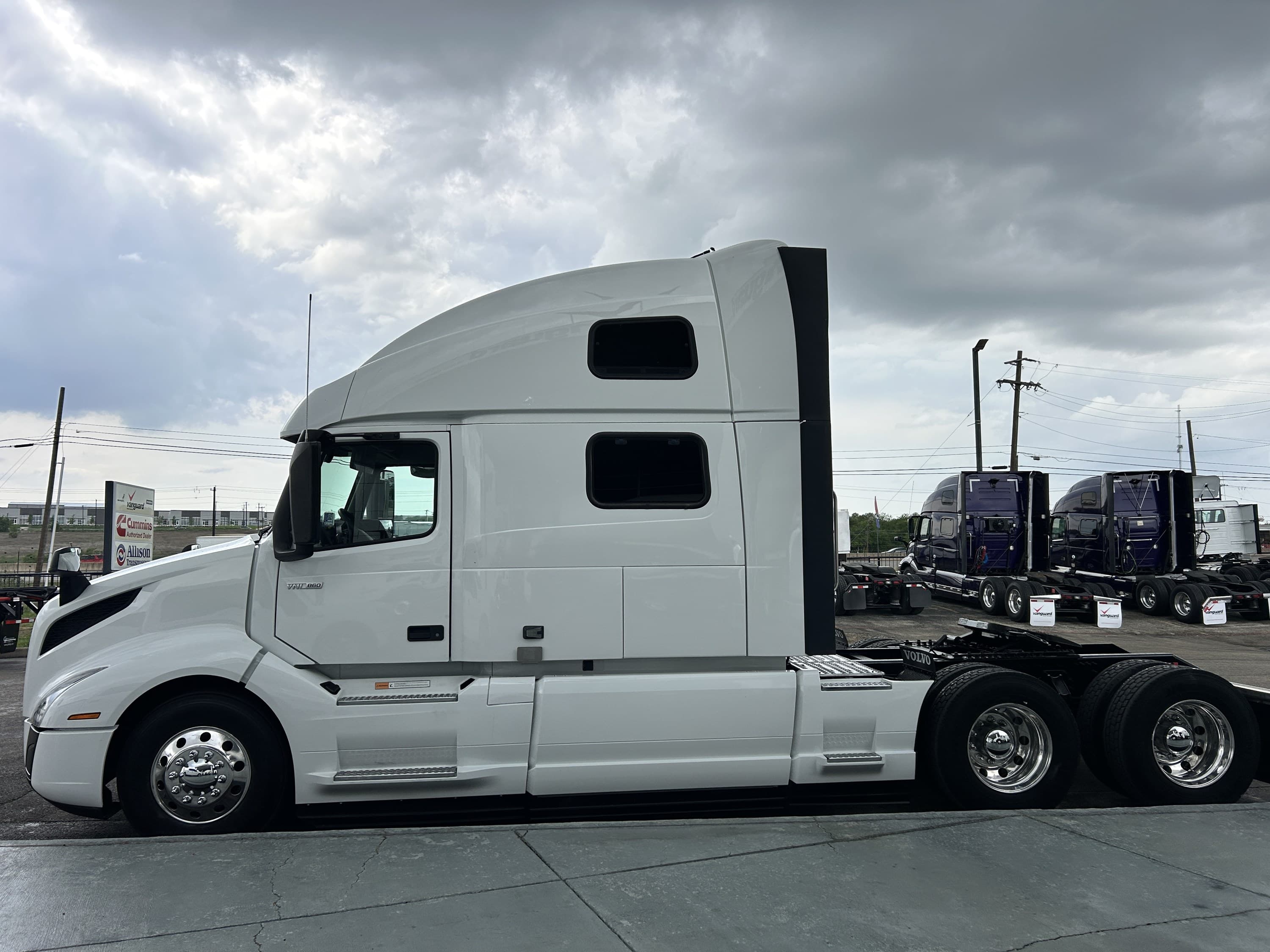 2024 Volvo VNL 860 — photo 6
