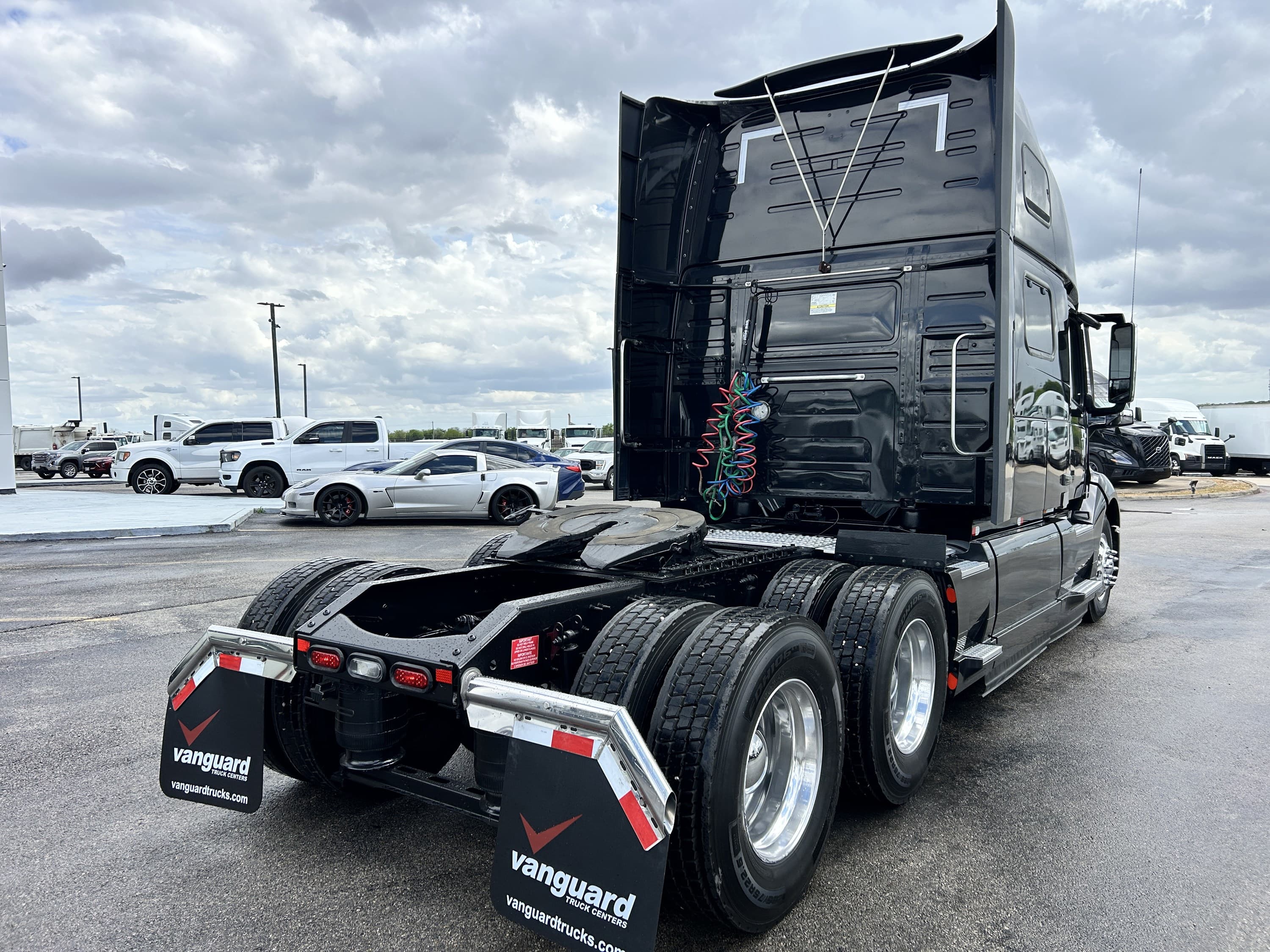 2024 Volvo VNL 860 — photo 4