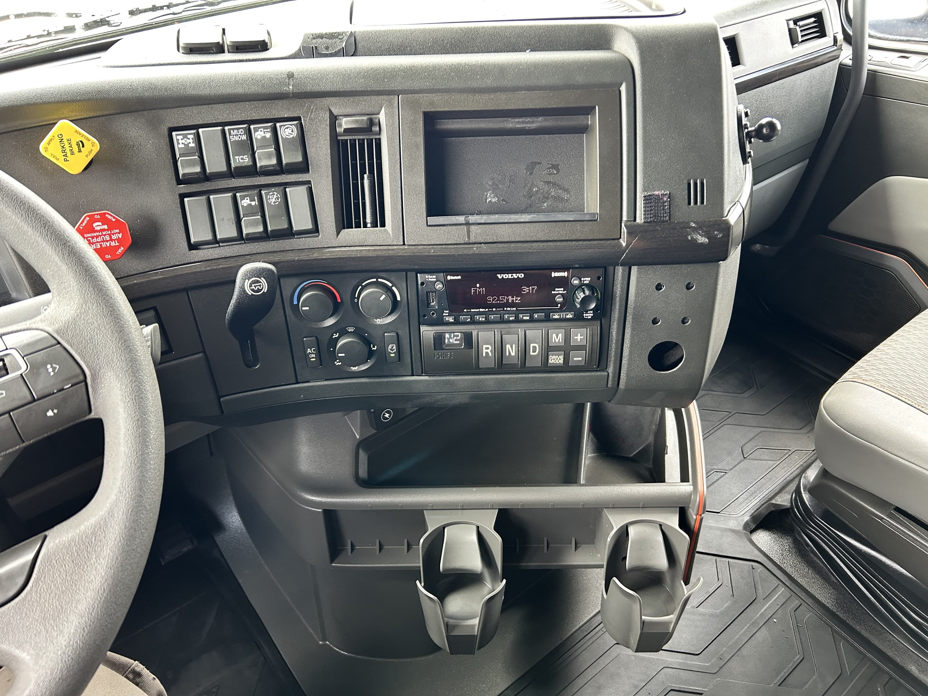 2024 Volvo VNL 860 — photo 21