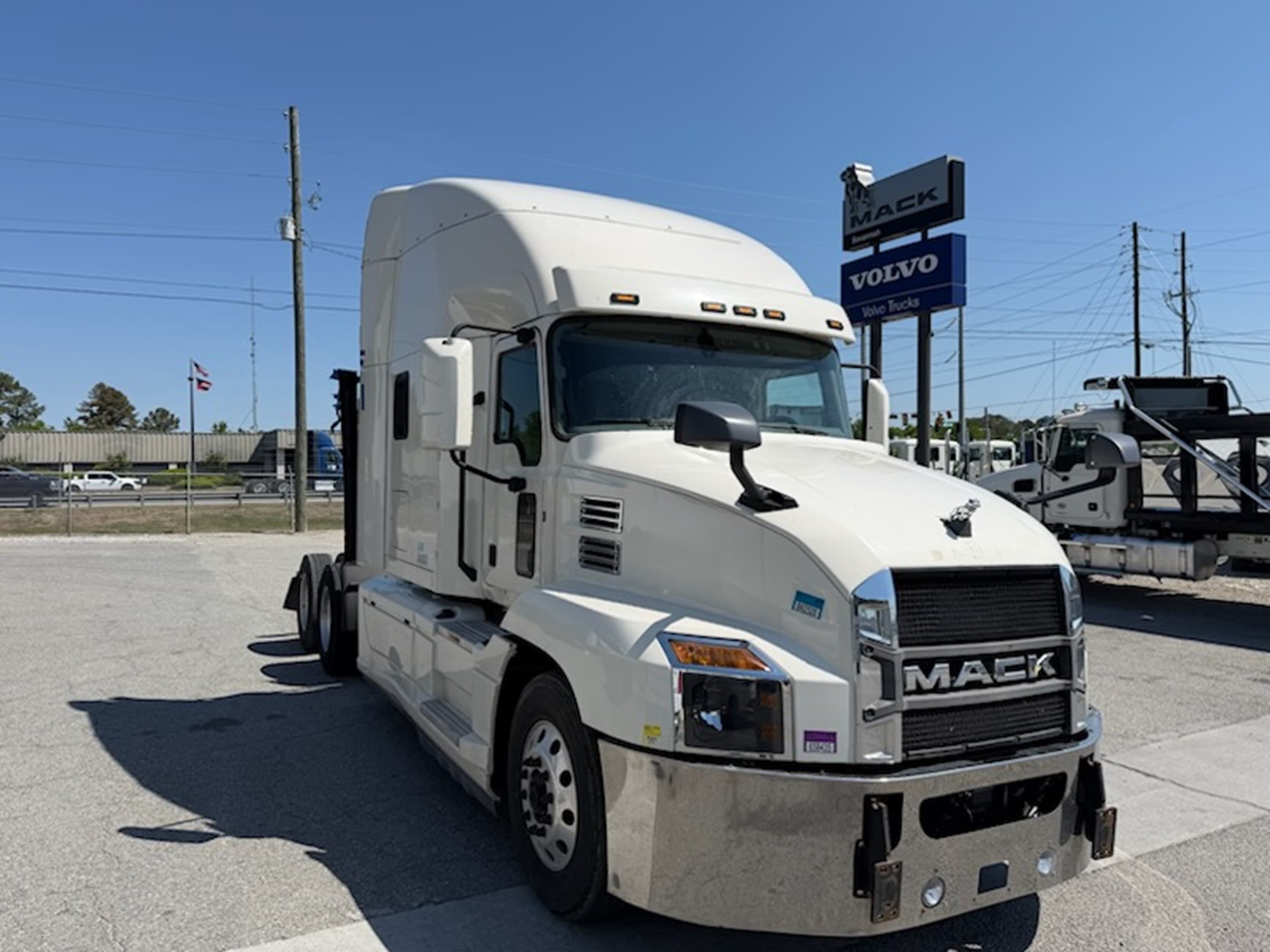 2019 Mack Anthem in SAVANNAH, GA — photo 7