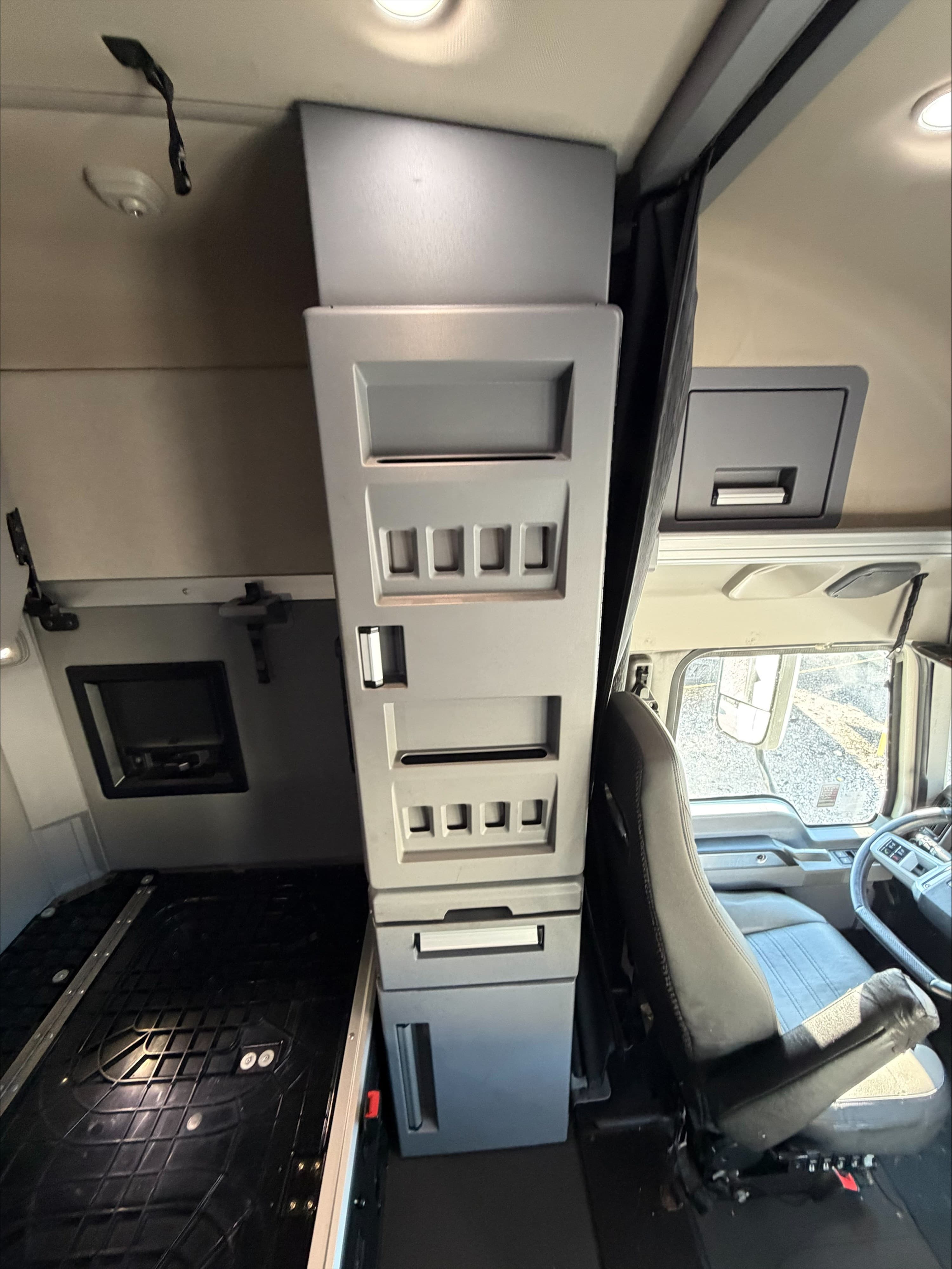 2019 Mack Anthem in SAVANNAH, GA — photo 12