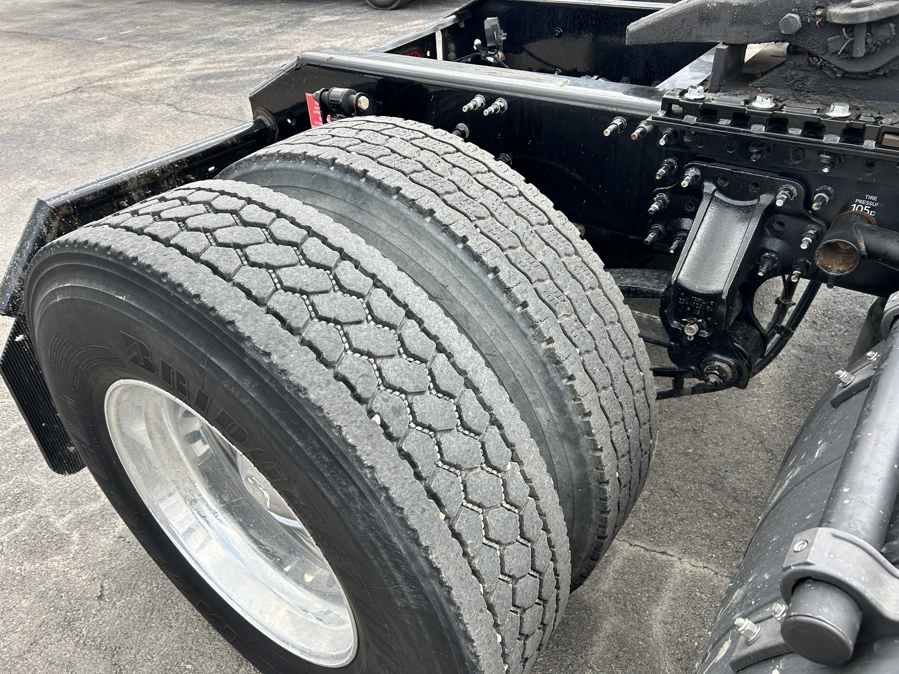 2020 Volvo VNR 640 — photo 4