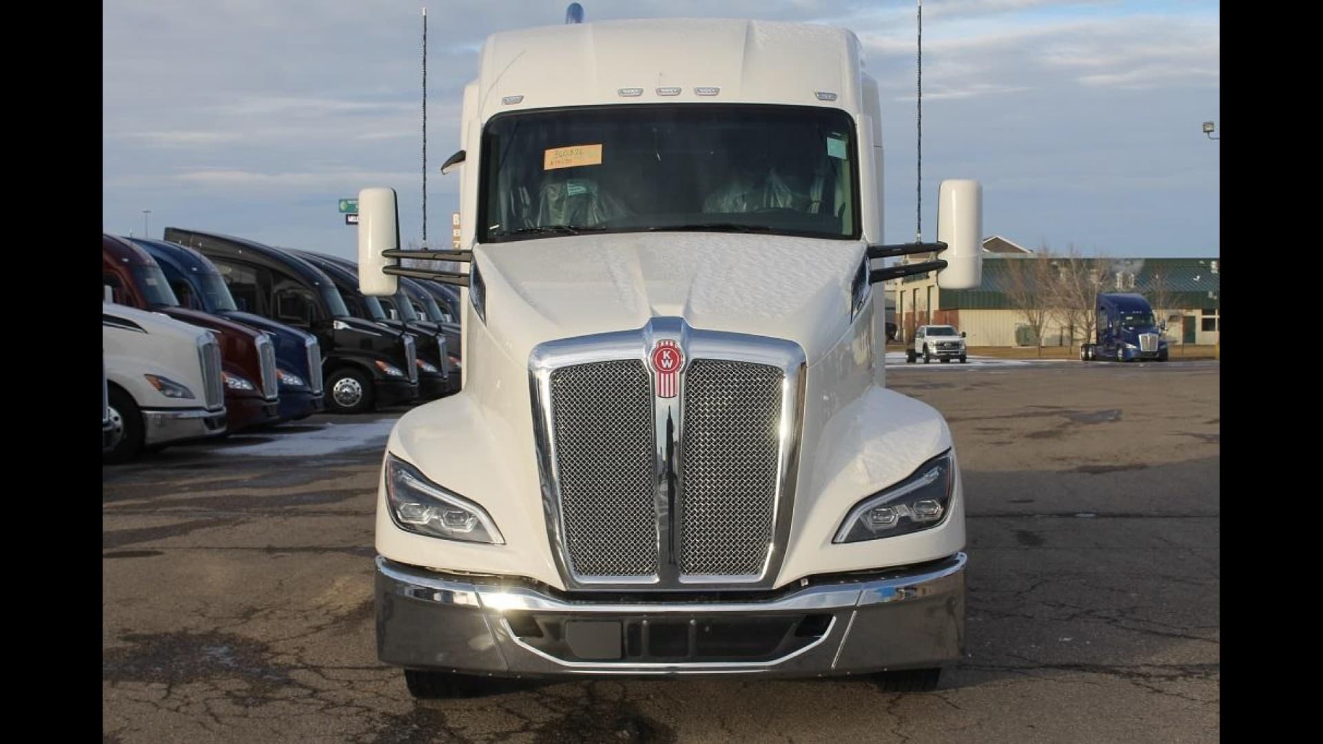 2024 Kenworth T680 — photo 8