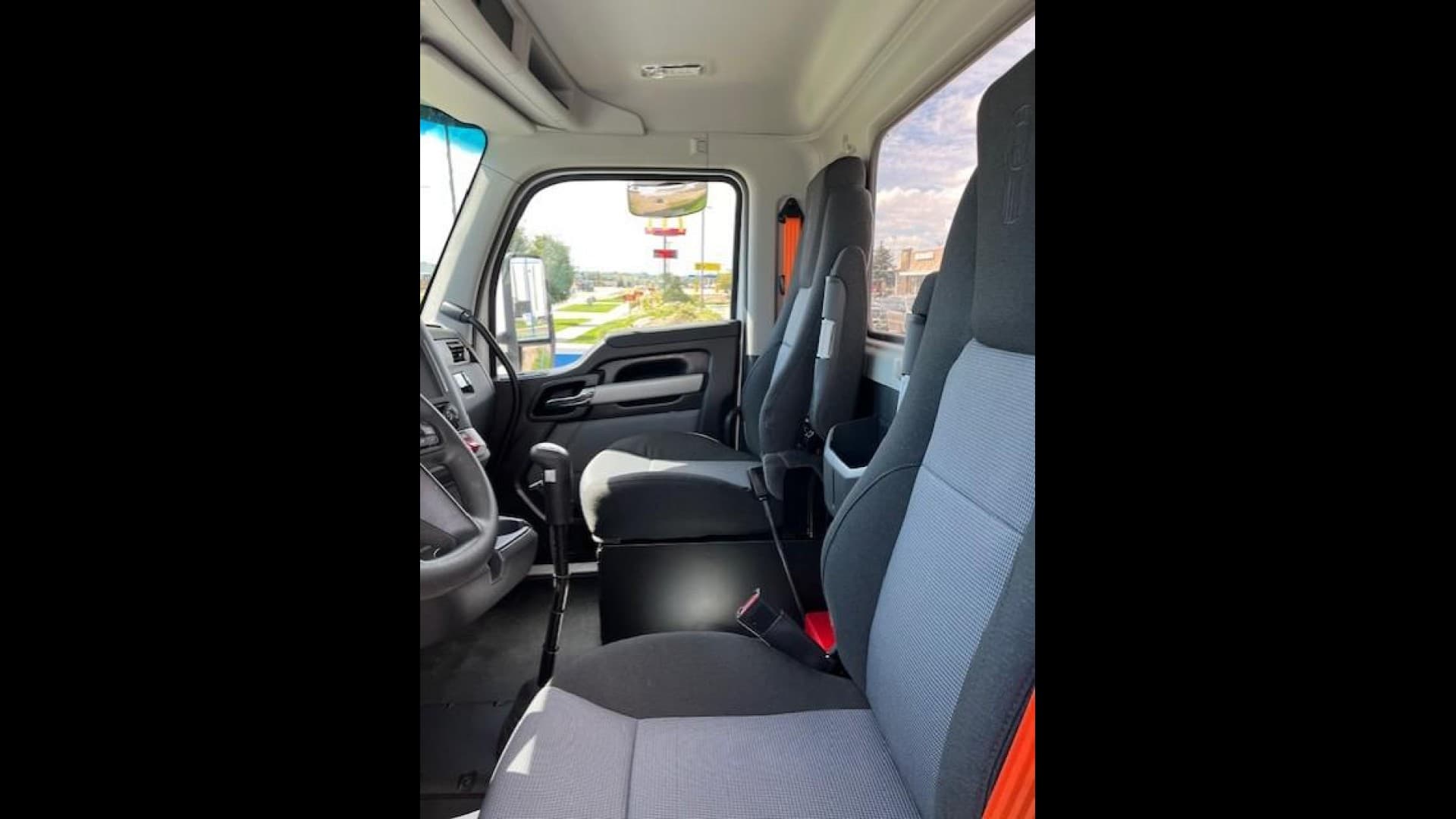 2025 Kenworth T880 — photo 13