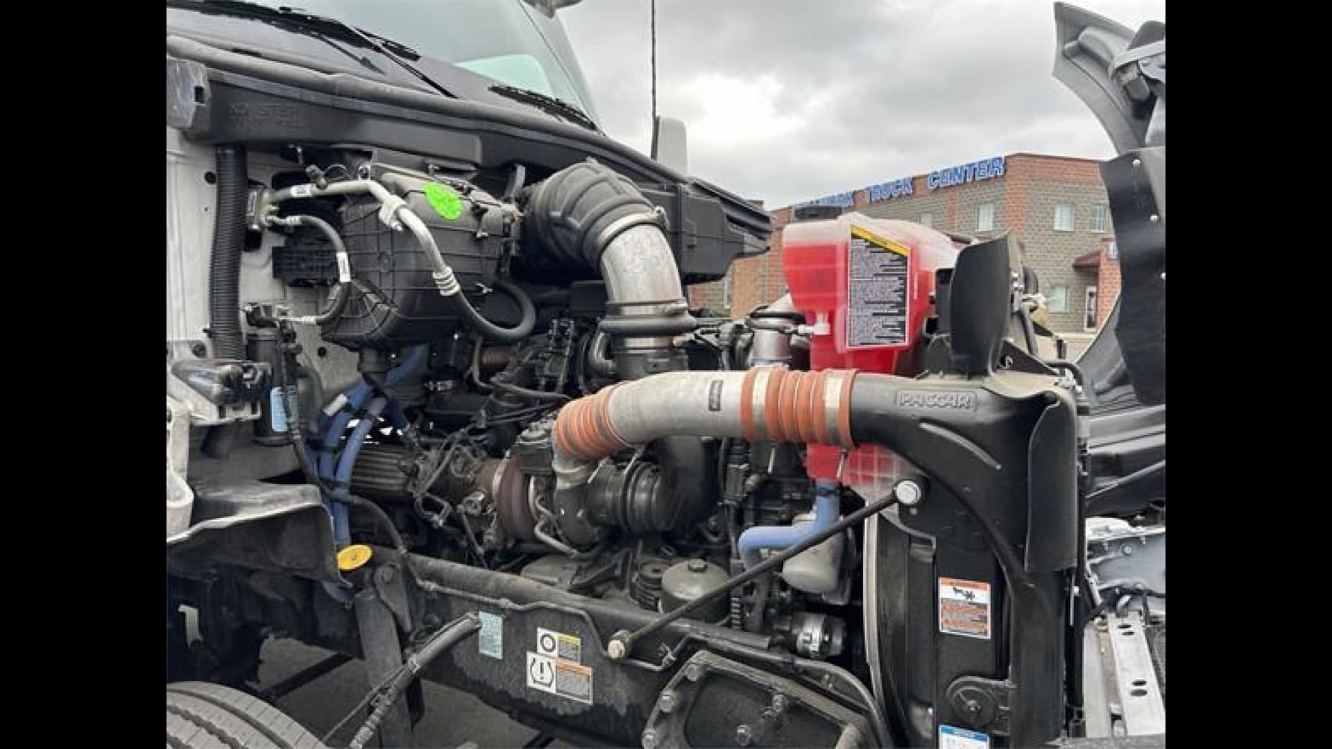 2025 Kenworth T880 — photo 14