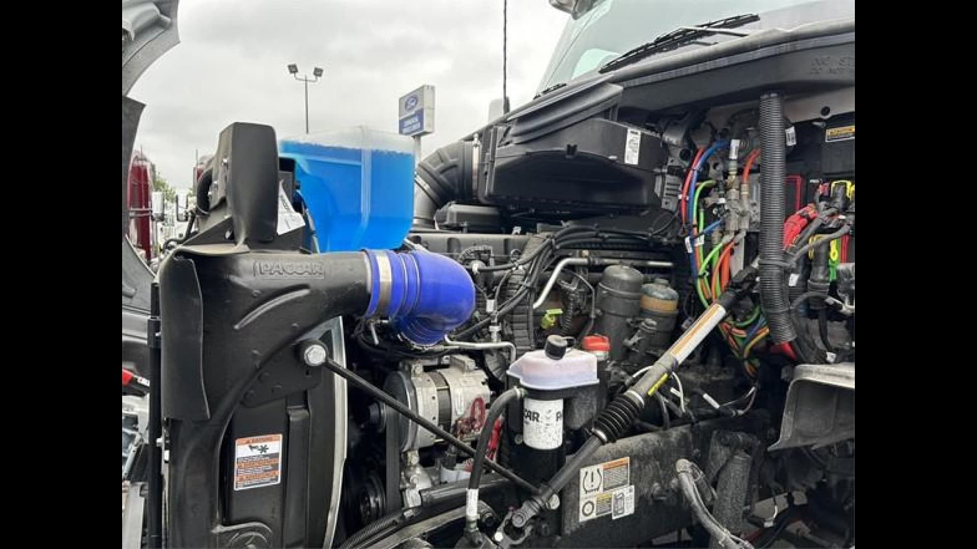 2025 Kenworth T880 — photo 15