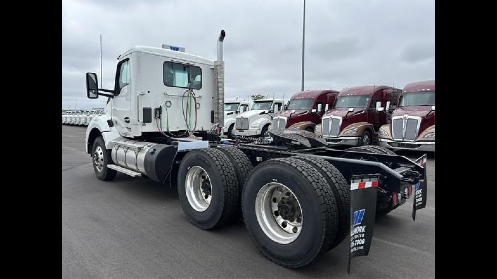 2025 Kenworth T880 — photo 3