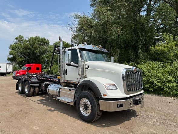 2025 International HX — photo 5