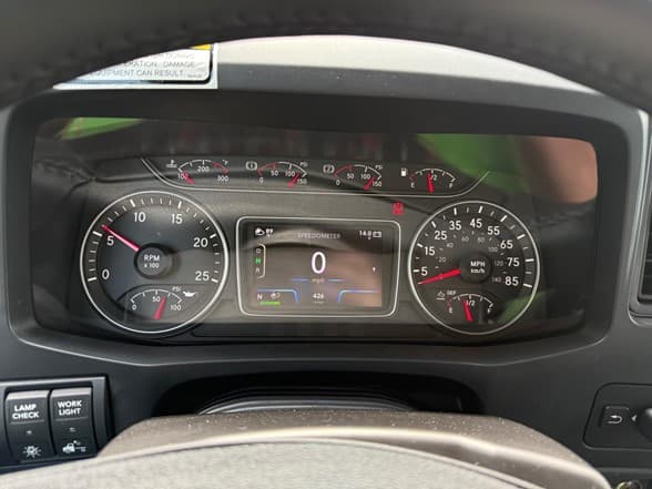 2025 International HX — photo 12