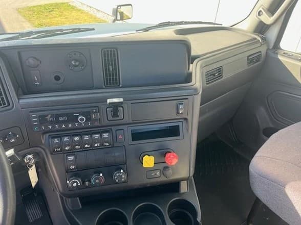 2024 International LT — photo 10