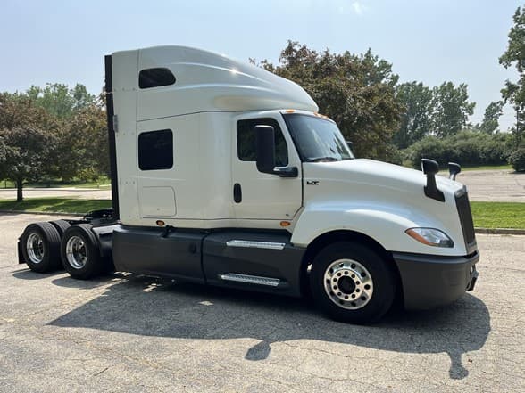 2021 International LT — photo 8