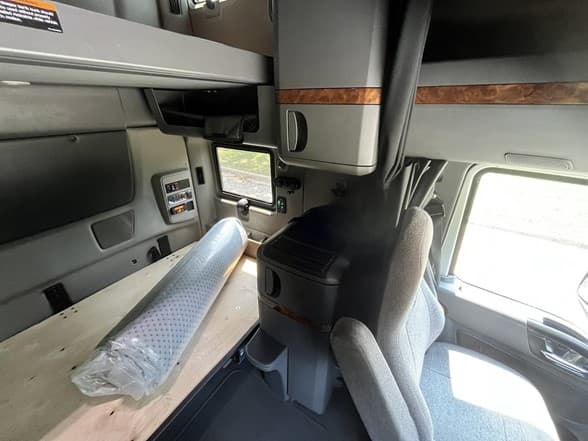 2021 International LT — photo 14