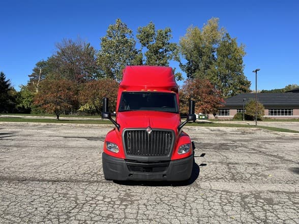 2022 International LT — photo 7