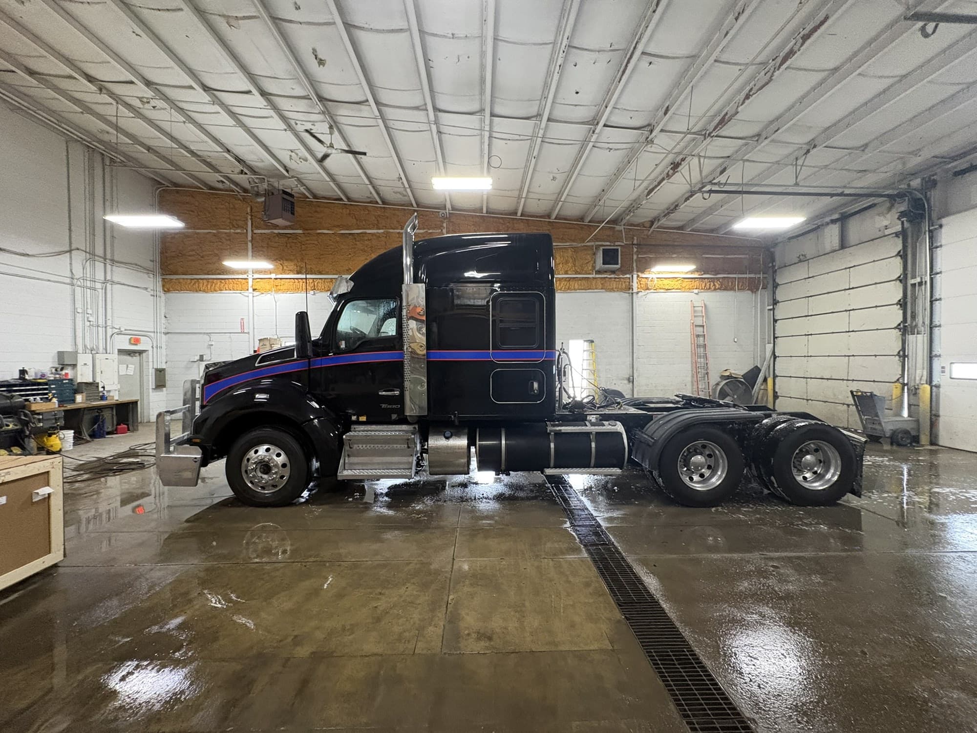 2023 Kenworth T880 — photo 2