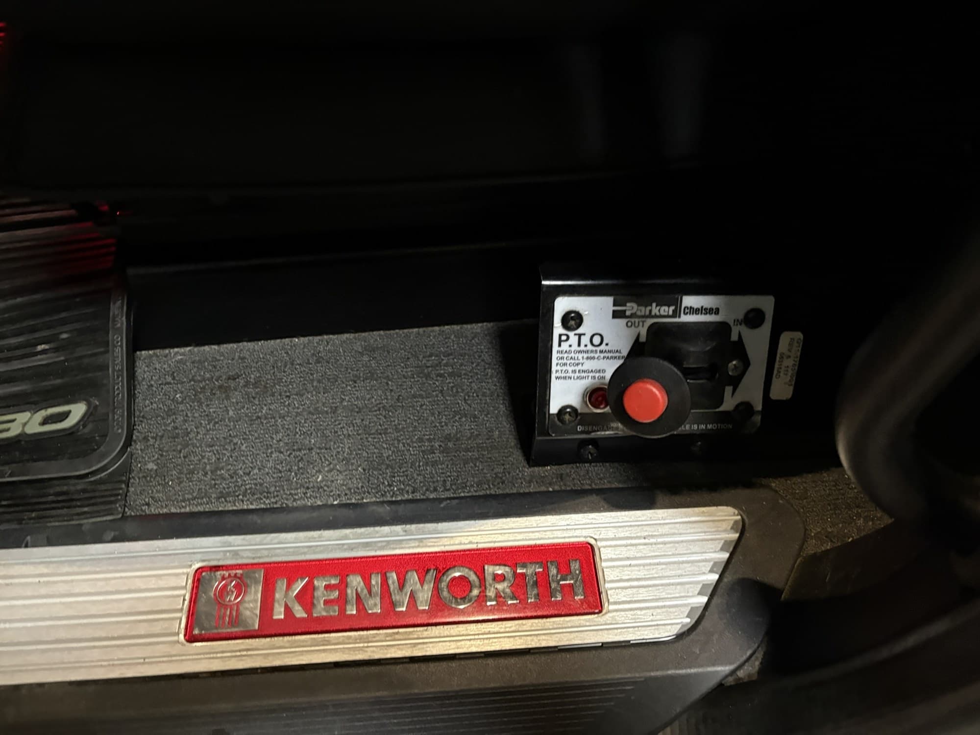 2023 Kenworth T880 — photo 17