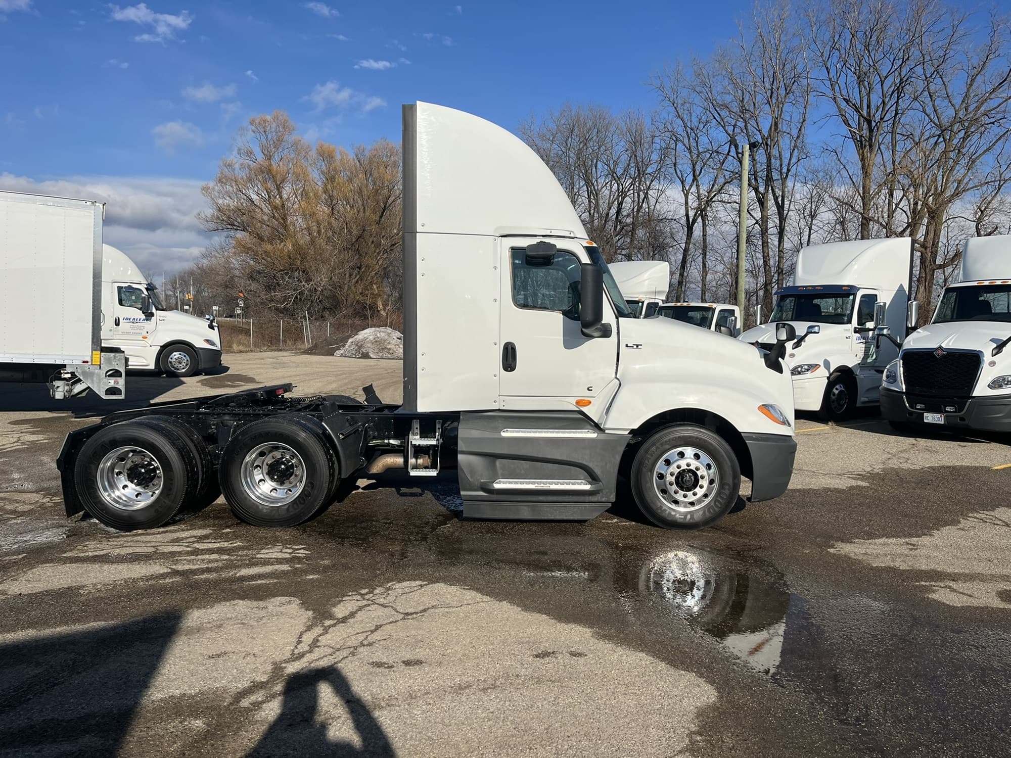 2021 International LT — photo 5