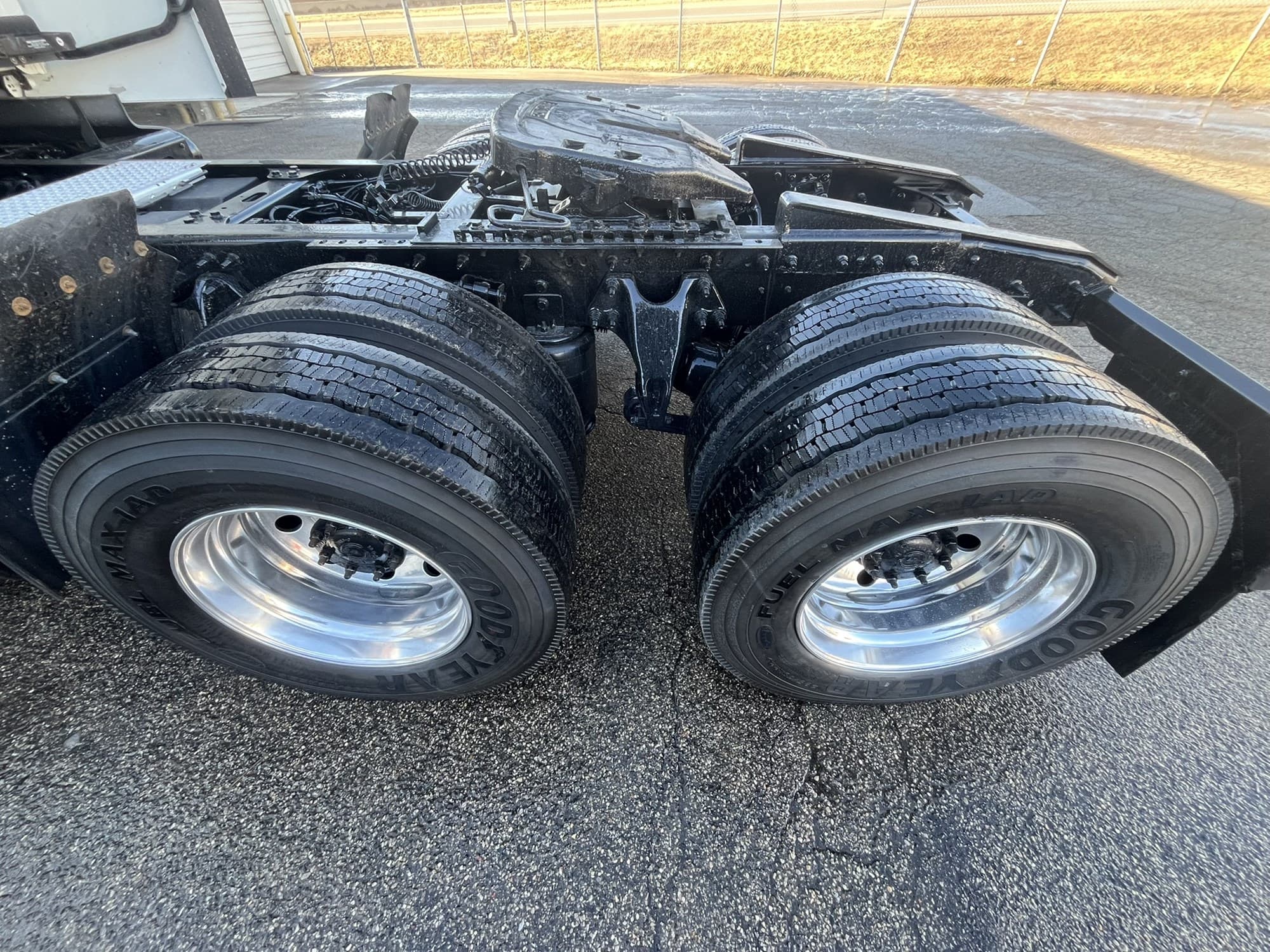 2021 International LT — photo 7