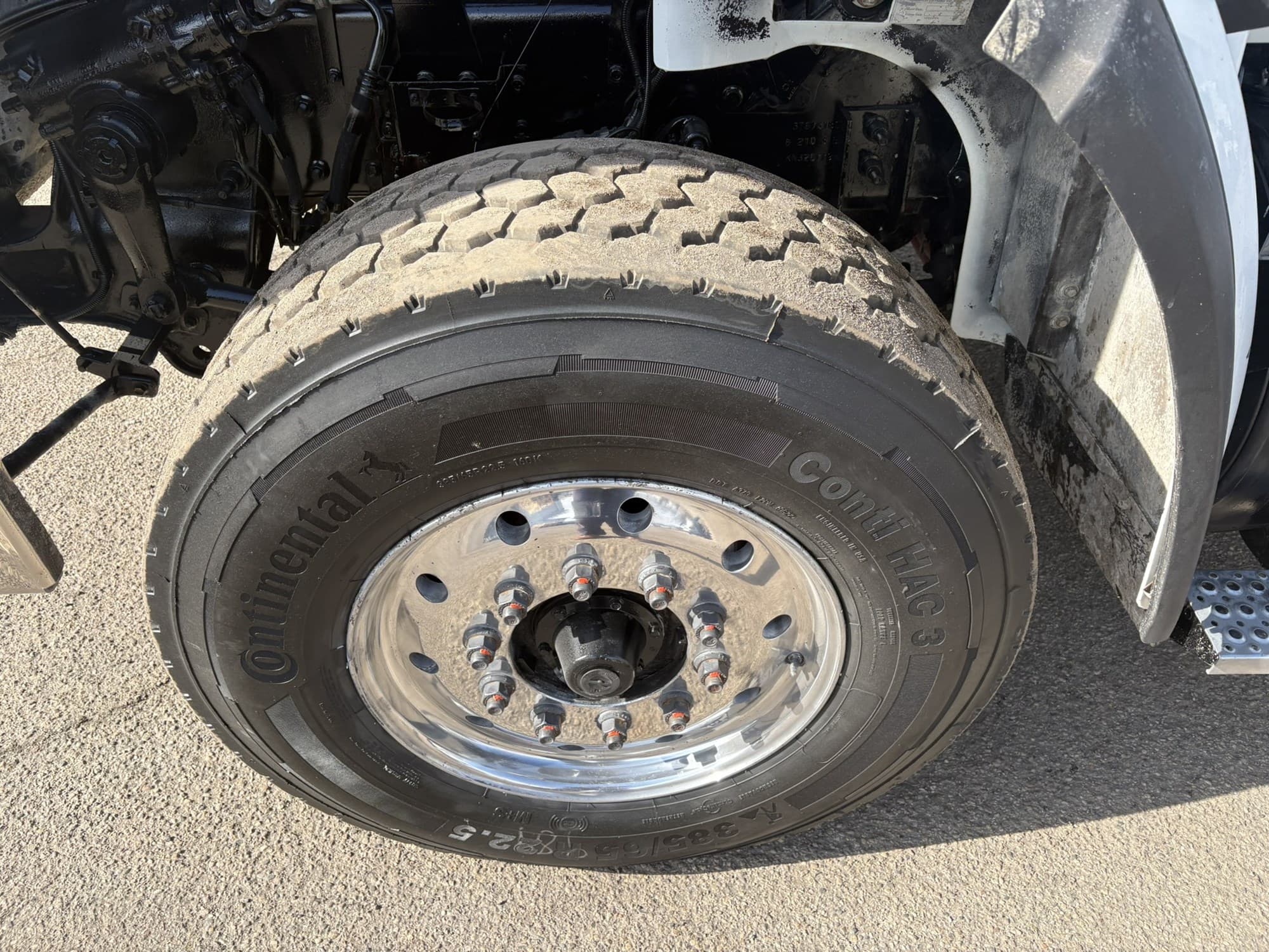 2019 International HX — photo 9