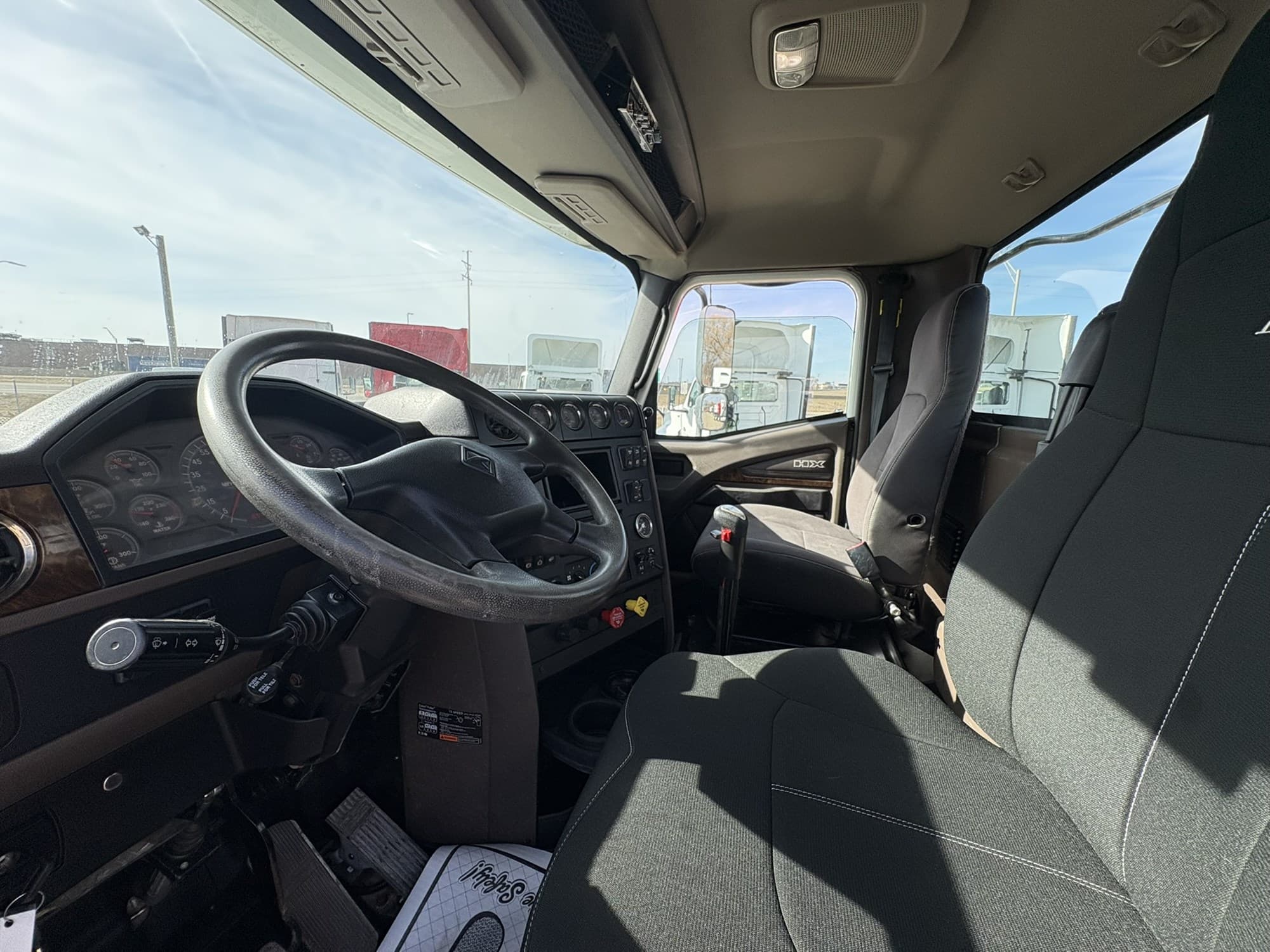 2019 International HX — photo 17