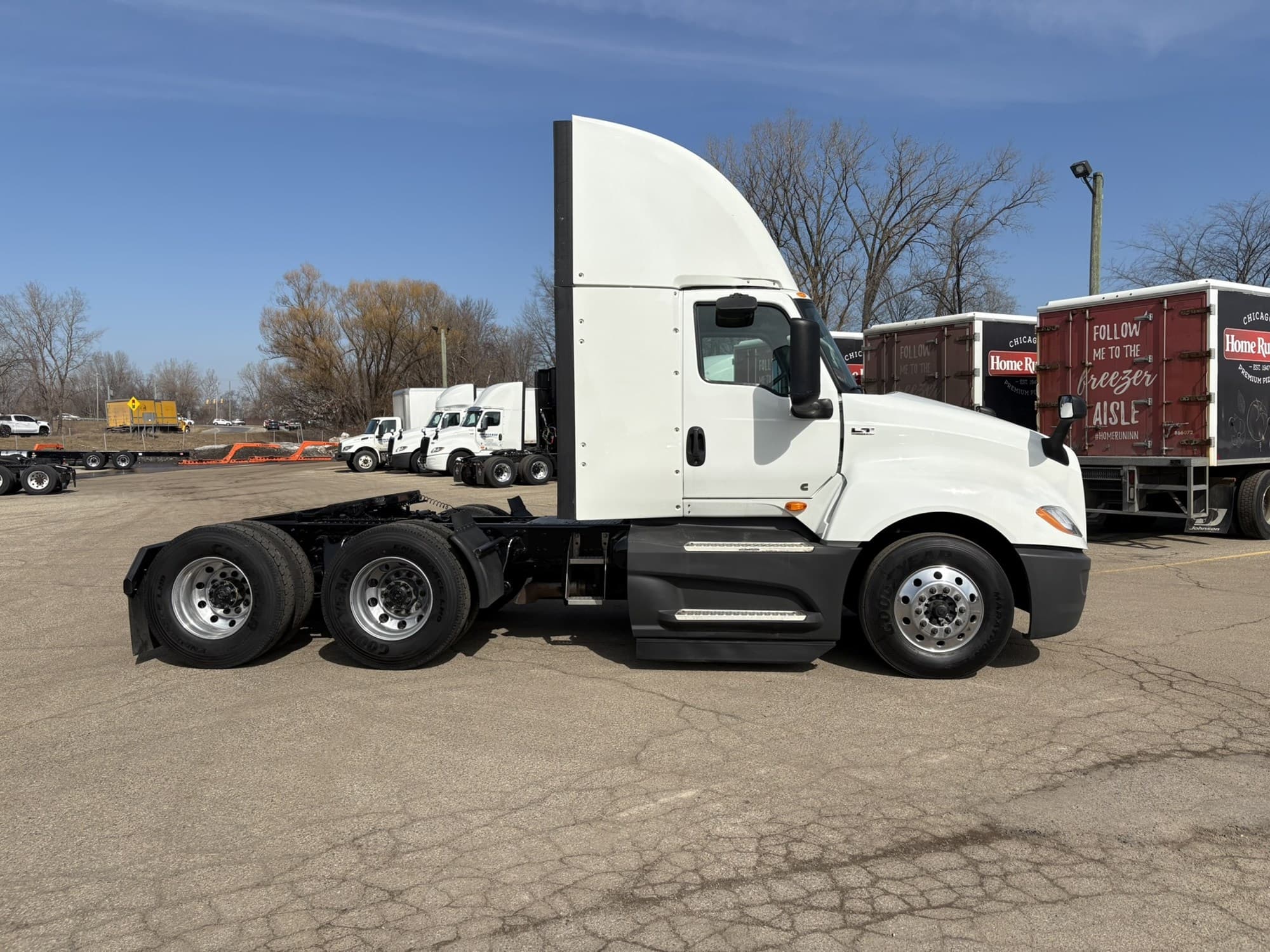 2021 International LT — photo 5