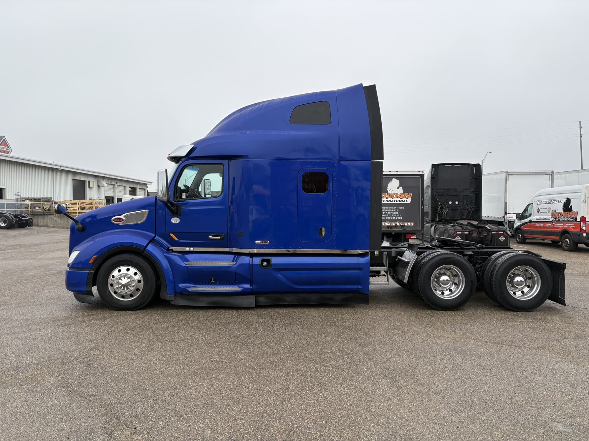 2022 Peterbilt 579 — photo 2