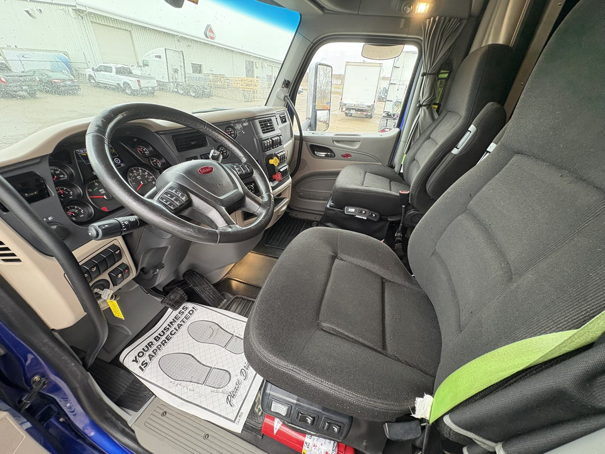 2022 Peterbilt 579 — photo 14