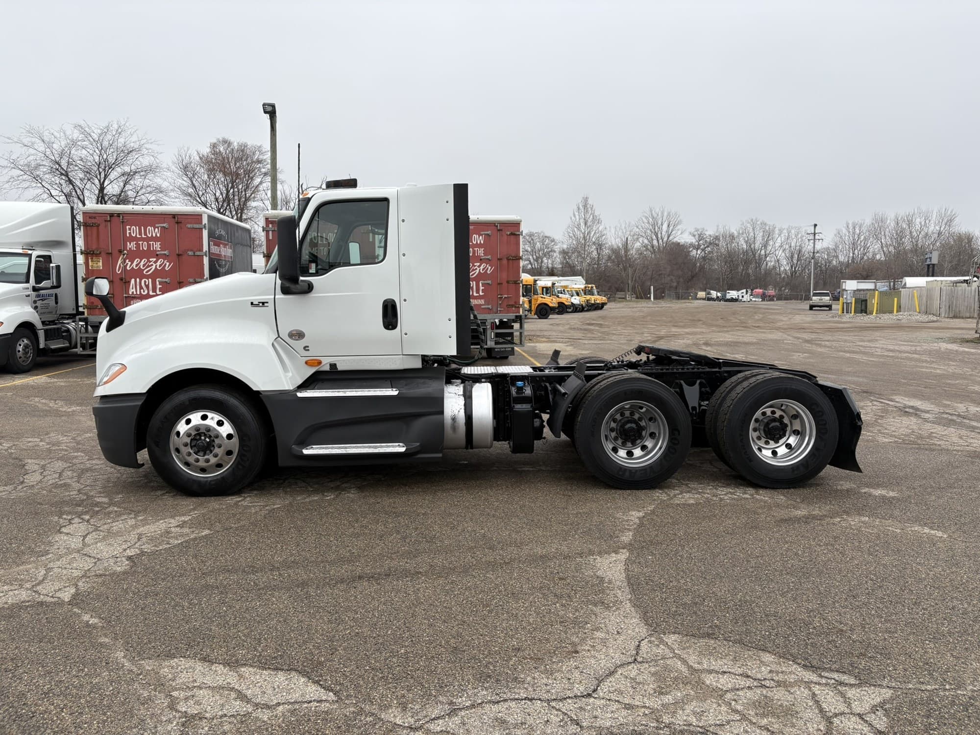 2021 International LT — photo 2