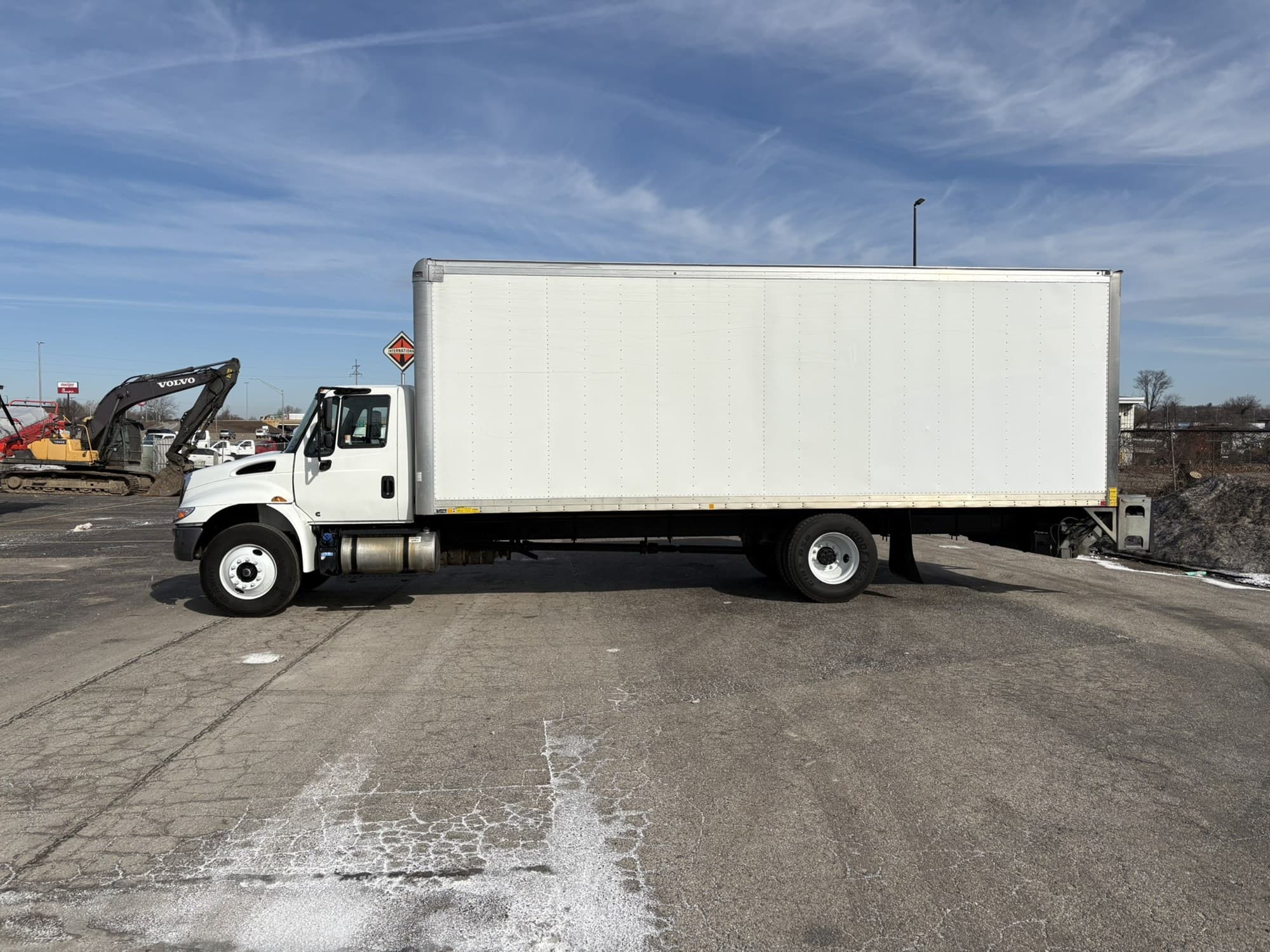 2019 International 4300 — photo 2