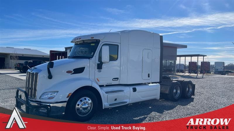 2021 Peterbilt 579 — photo 1