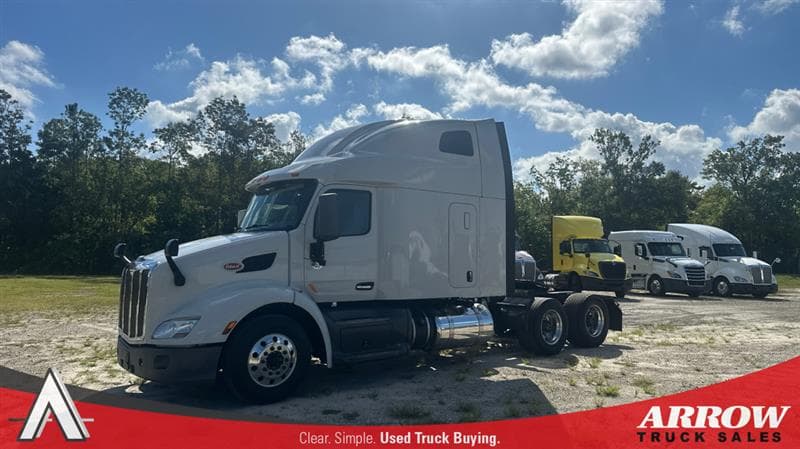 2020 Peterbilt 579 — photo 1