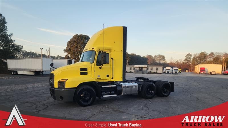 2022 Mack Anthem — photo 1