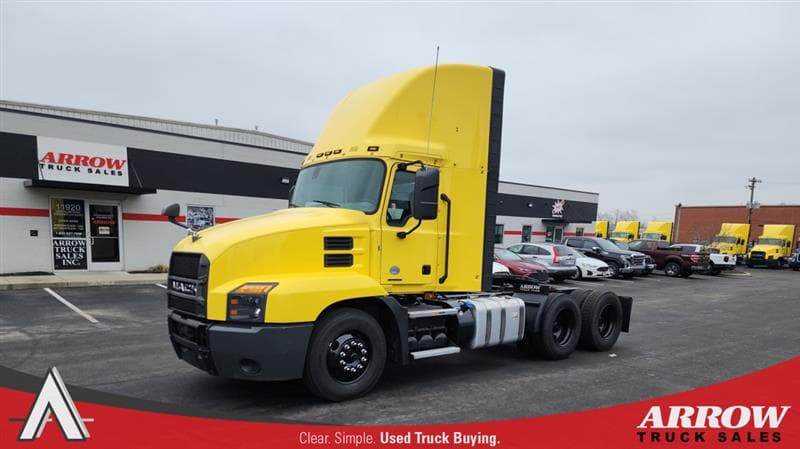 2022 Mack Anthem — photo 1