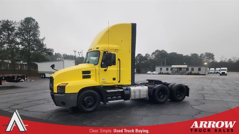 2022 Mack Anthem — photo 1