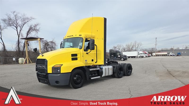 2022 Mack Anthem — photo 1