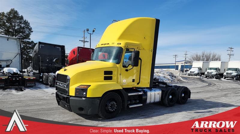 2022 Mack Anthem — photo 1