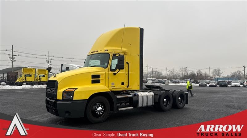 2022 Mack Anthem — photo 1