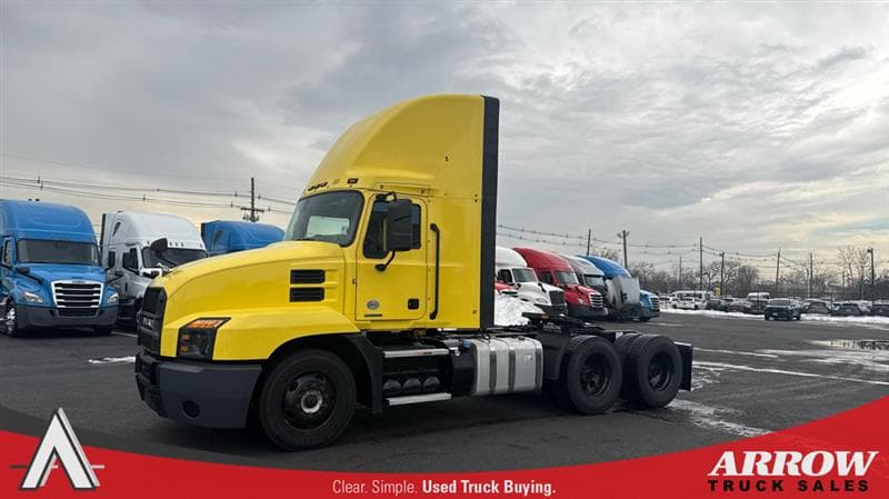 2022 Mack Anthem — photo 1