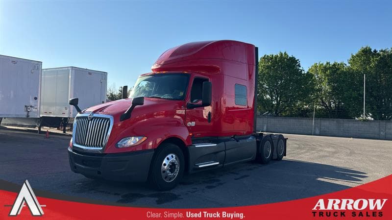 2021 International LT — photo 1