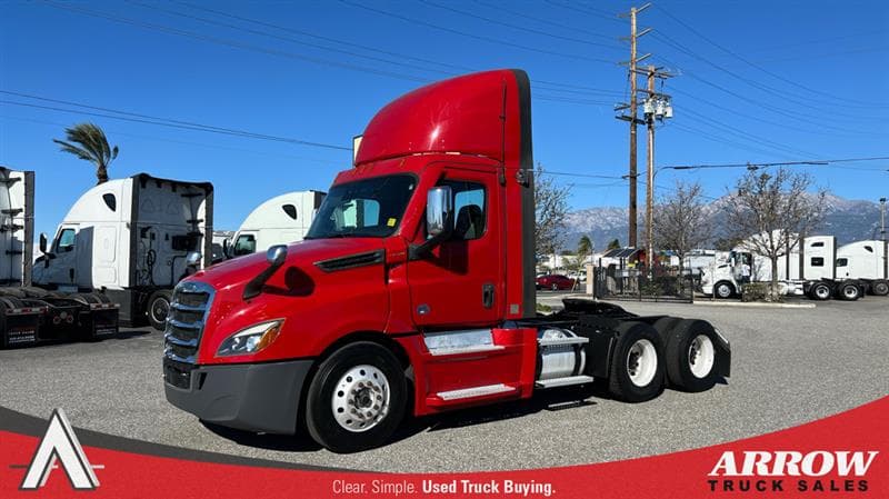 2022 Freightliner Cascadia — photo 1
