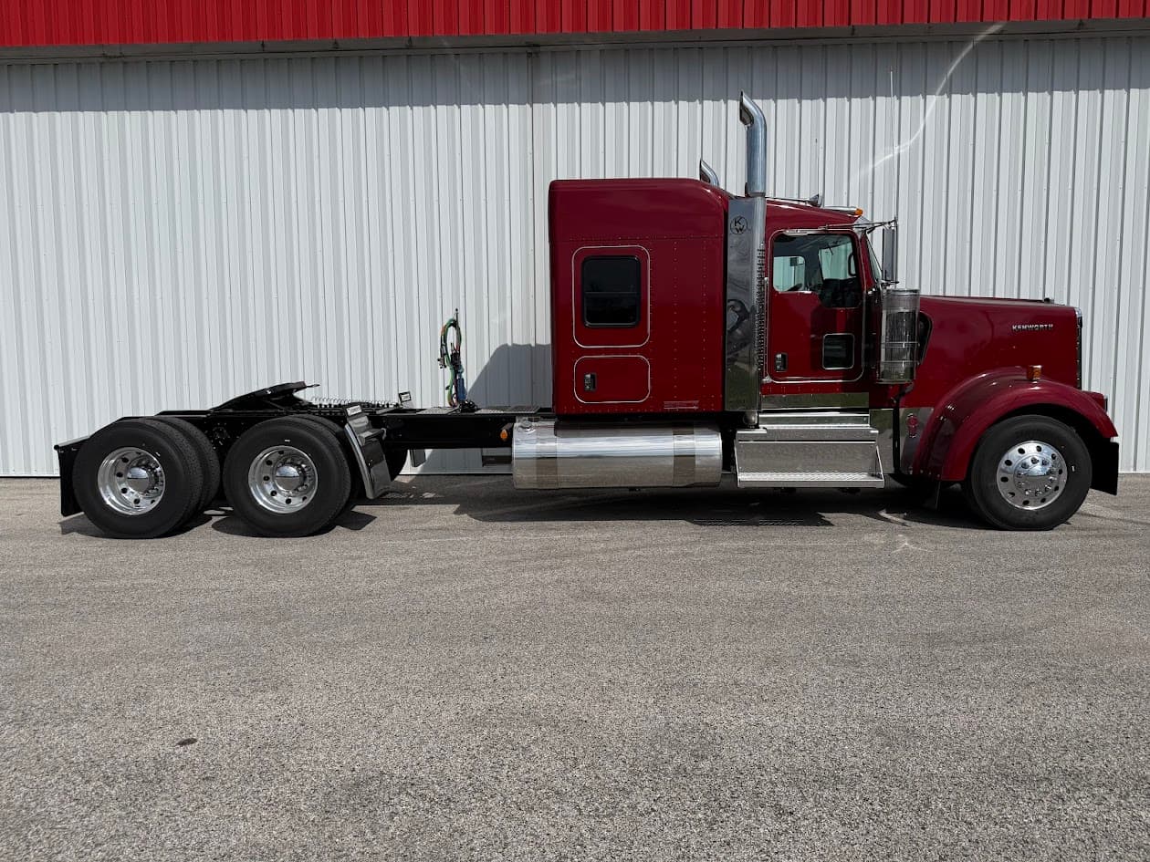 2026 Kenworth W900 — photo 3
