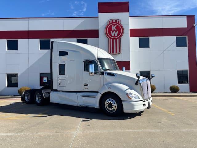 2022 Kenworth T680 — photo 5