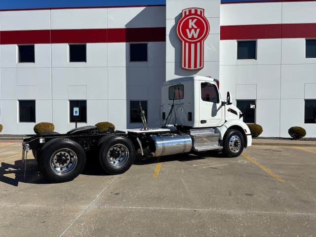 2023 Peterbilt 579 — photo 4