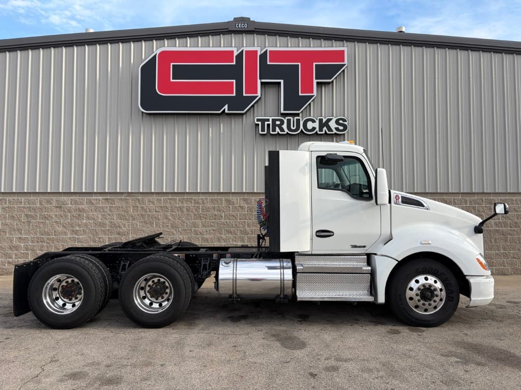 2021 Kenworth T680 — photo 4