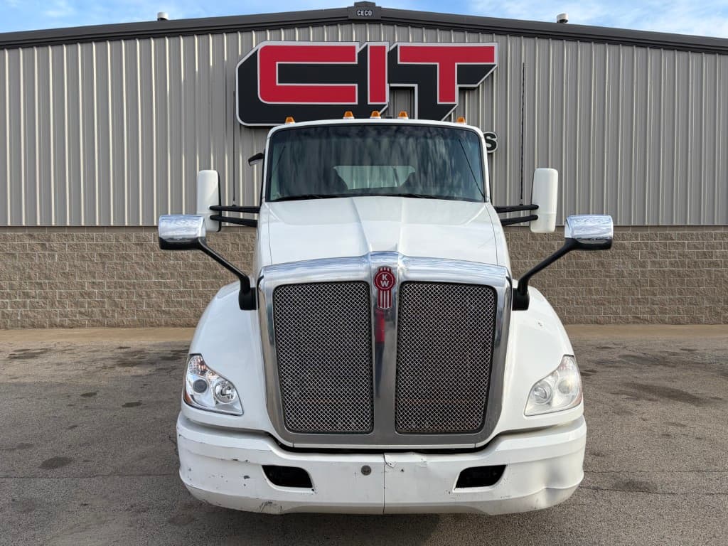 2021 Kenworth T680 — photo 2
