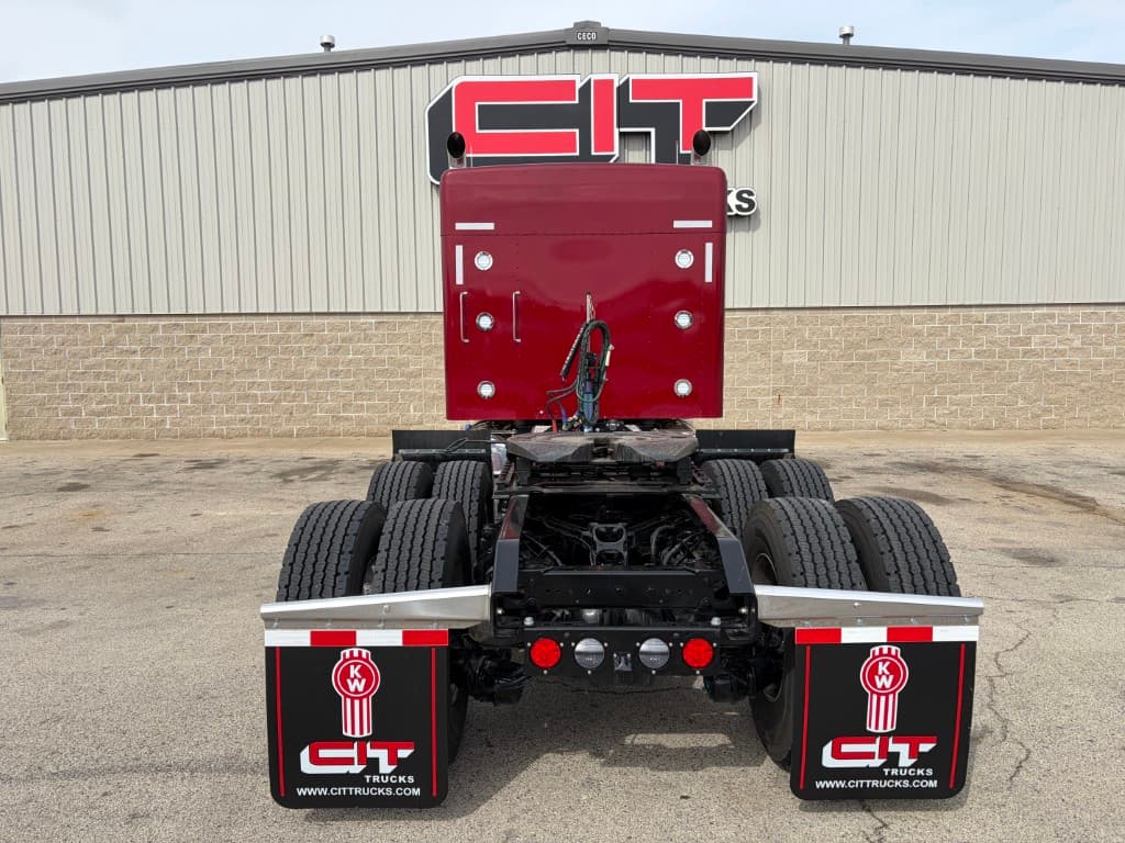 2027 Kenworth W900 — photo 5