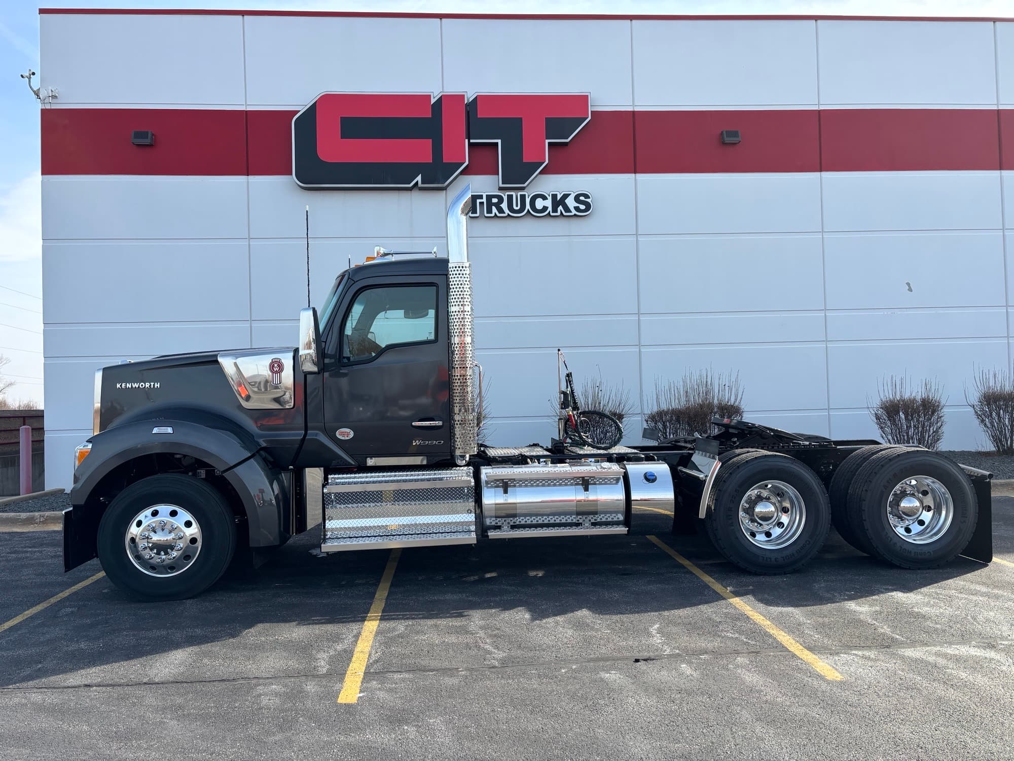 2027 Kenworth W990 — photo 6